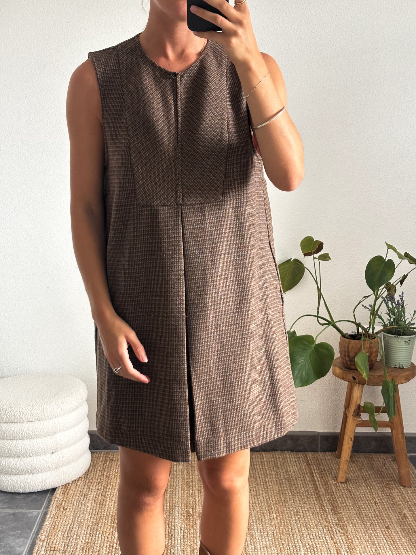 ROBE NELL