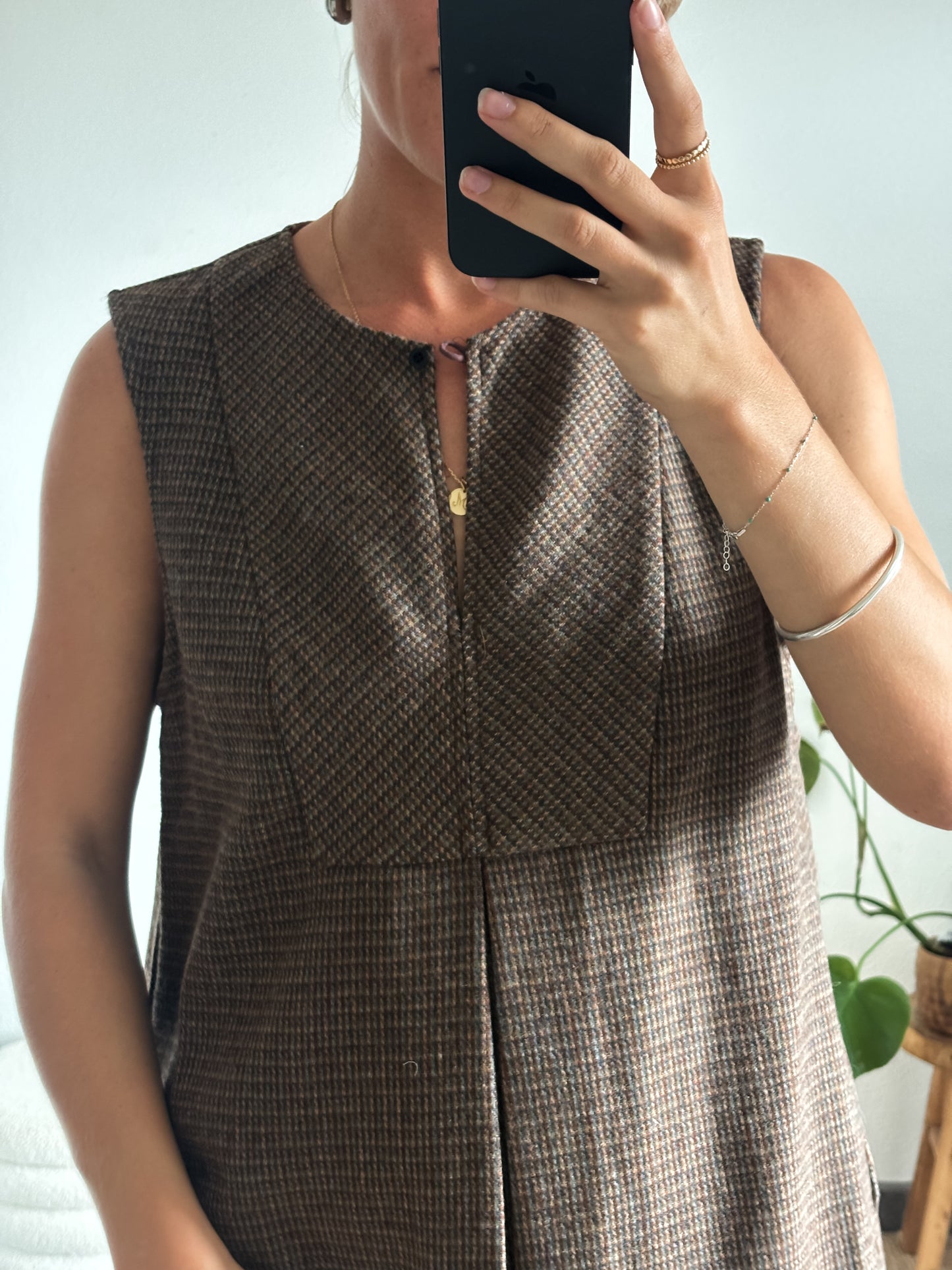 ROBE NELL