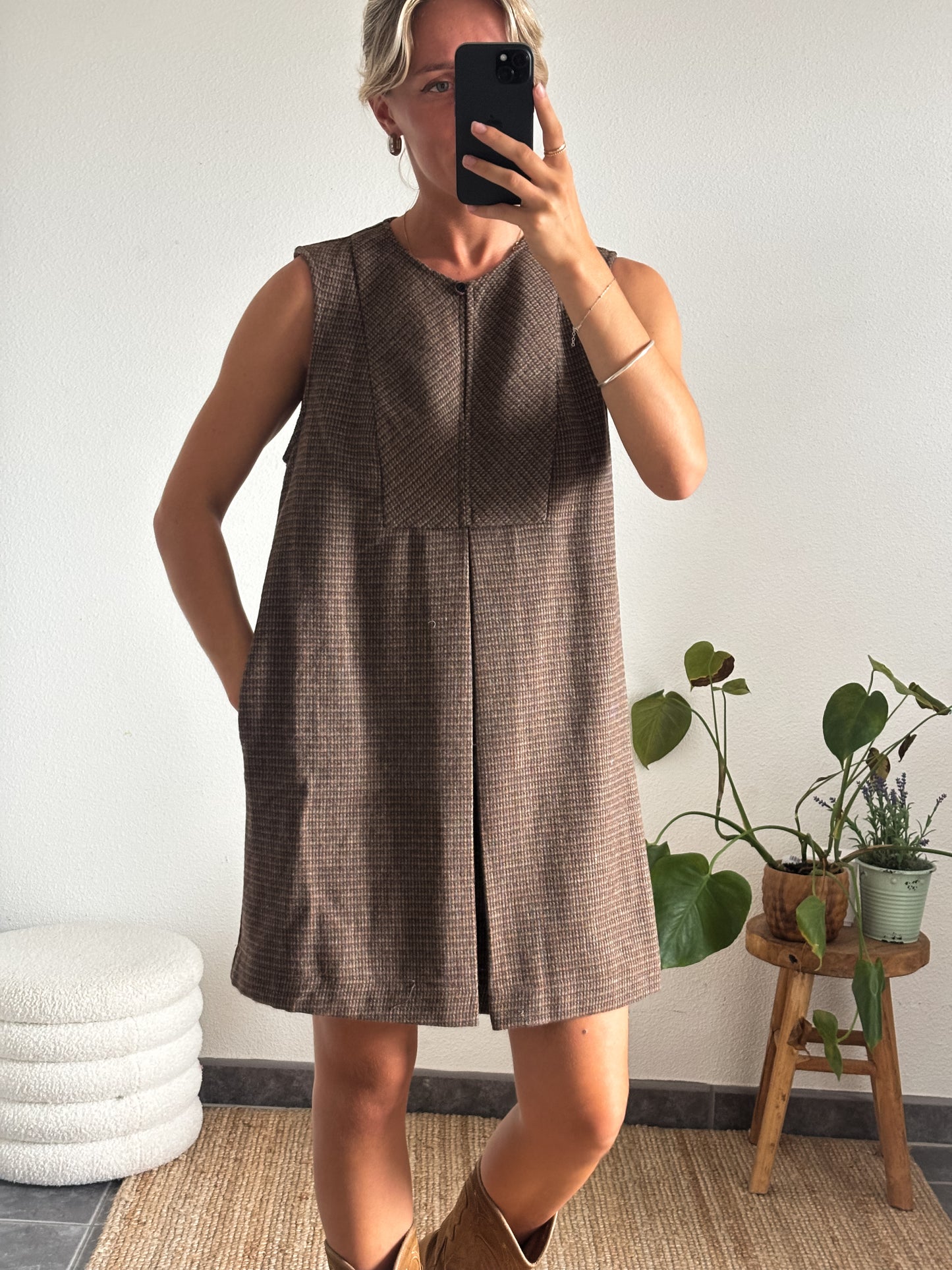 ROBE NELL